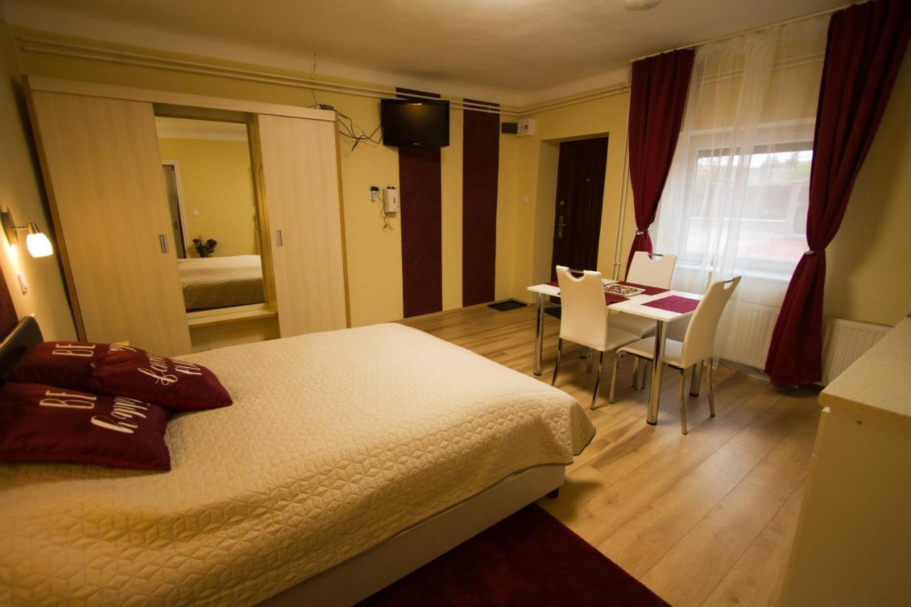 Angyal Apartman Cserkeszőlő Exteriér fotografie