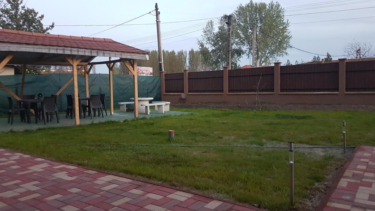 Angyal Apartman Cserkeszőlő Exteriér fotografie