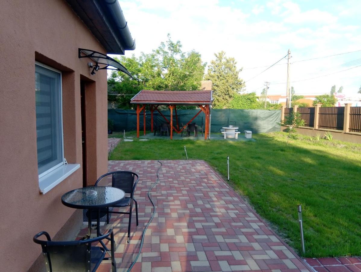 Angyal Apartman Cserkeszőlő Exteriér fotografie